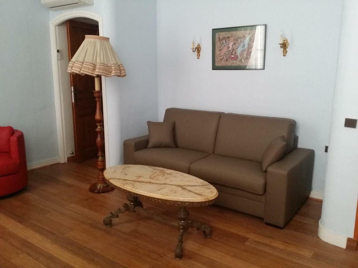 Meuble Tourisme Appartement Marseilles Buitenkant foto